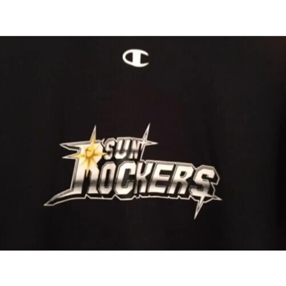 SUN ROCKERS JAPANESE BASKETBALL CHAMPION SHORT SLEEVED WARM-UP - Picture 2 of 4